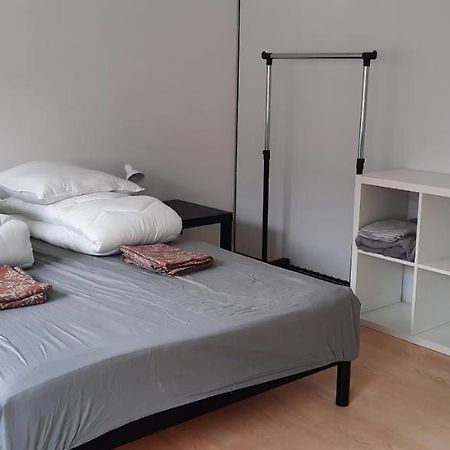 Private Room In A Shared Apartment Odense Esterno foto