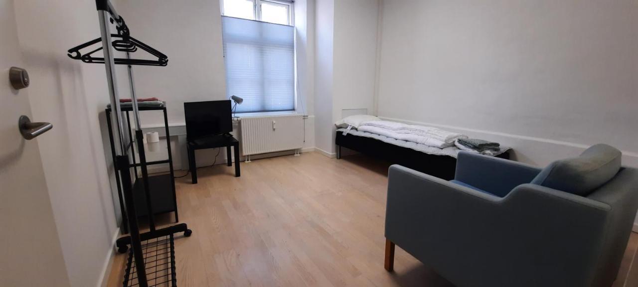 Private Room In A Shared Apartment Odense Esterno foto