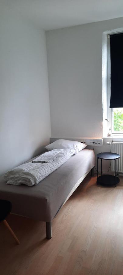 Private Room In A Shared Apartment Odense Esterno foto