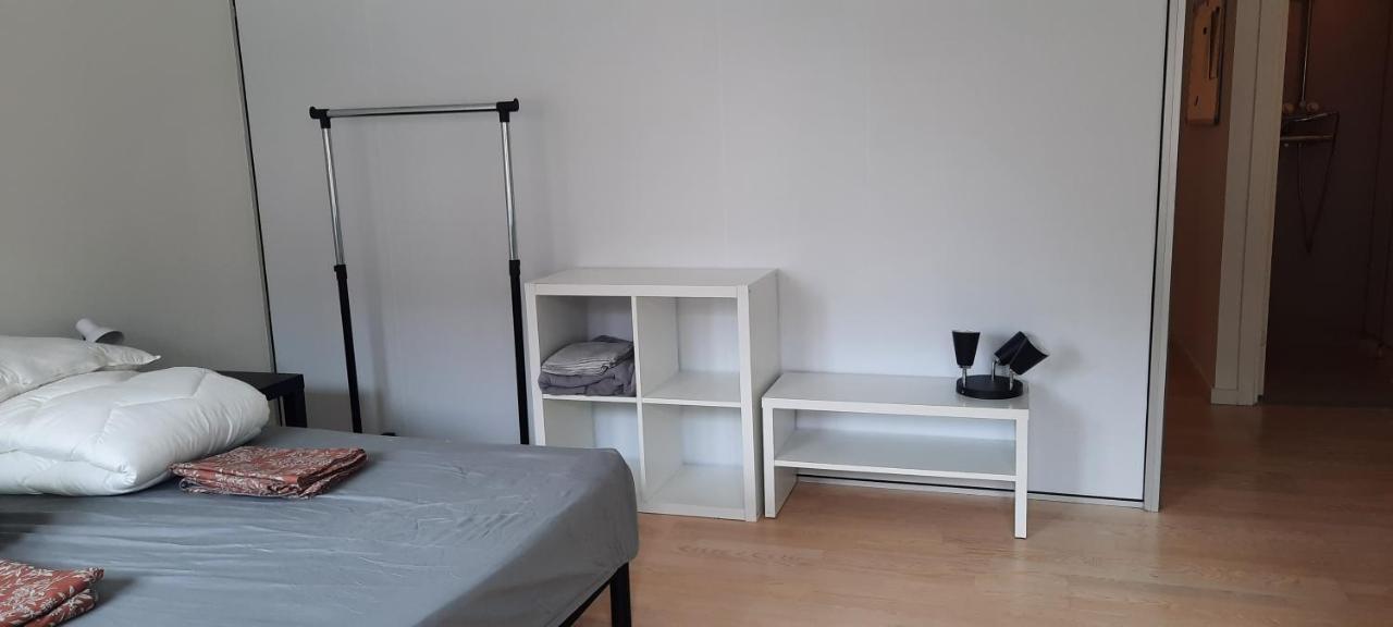 Private Room In A Shared Apartment Odense Esterno foto