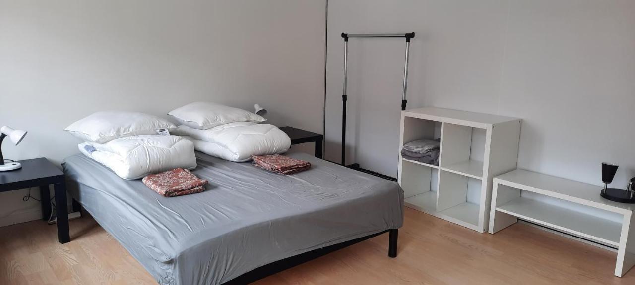 Private Room In A Shared Apartment Odense Esterno foto