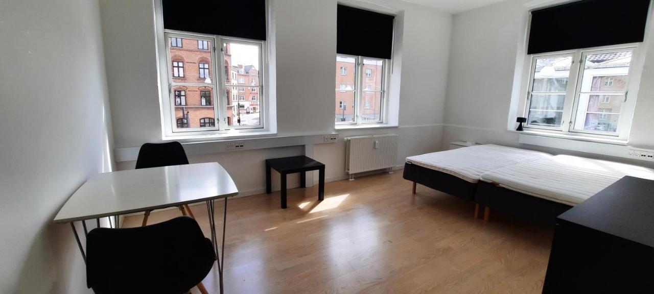 Private Room In A Shared Apartment Odense Esterno foto